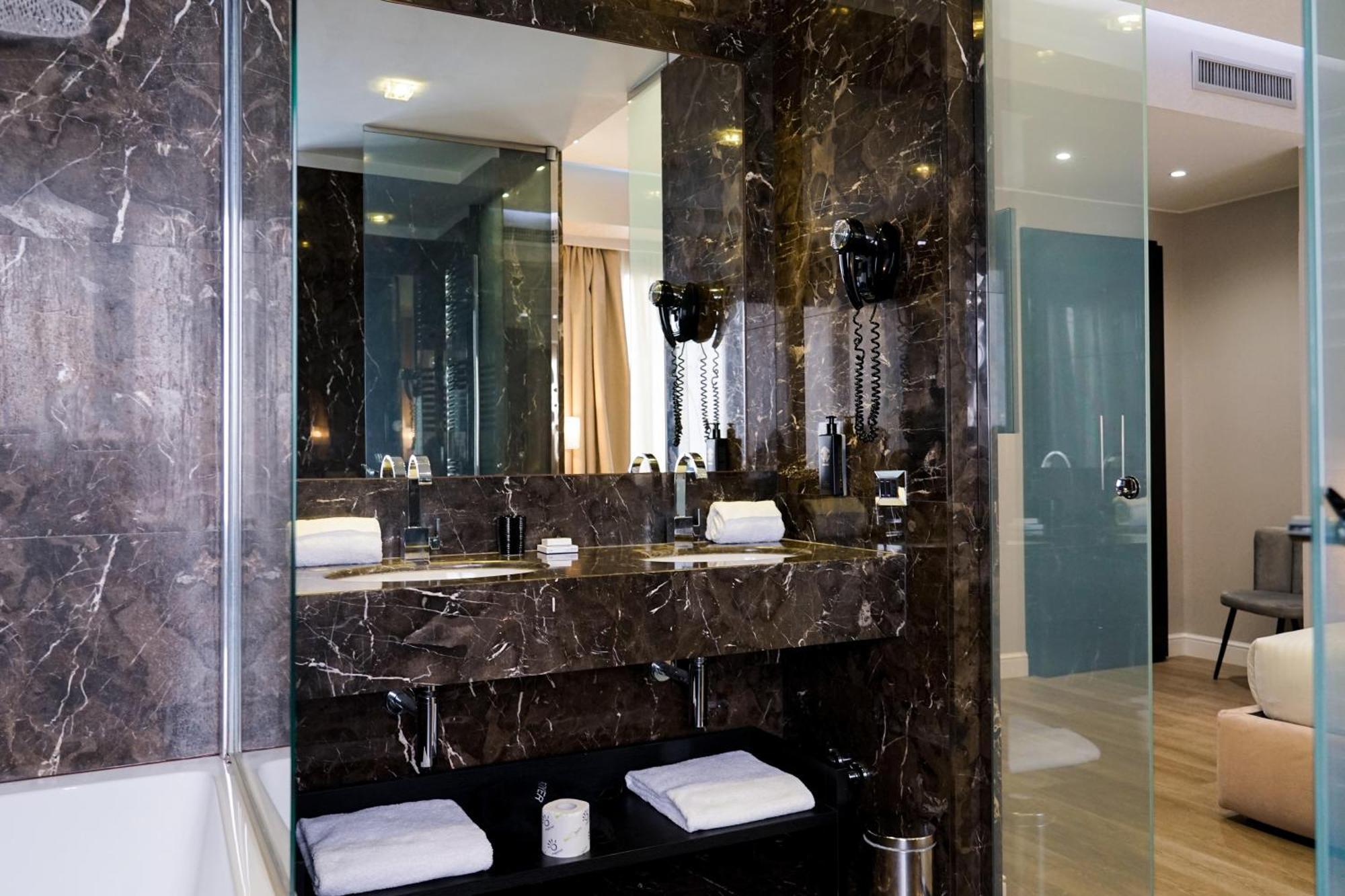 The Unique Hotel Milan Bagian luar foto